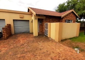 Secunda, townhouse for sale, affordable 2 bedroom, lock-up garage, beautiful kitchen, open plan, first-time buyer, investment