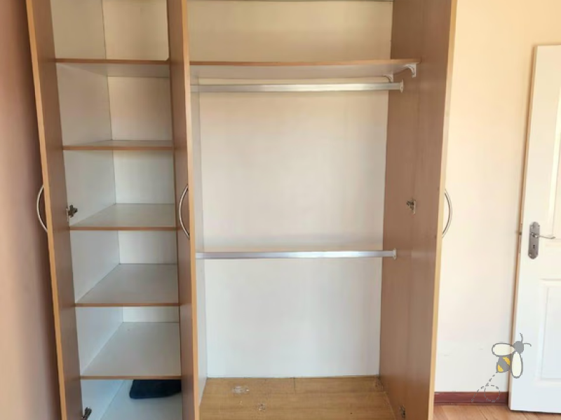 Secunda upmarket unit for sale, 2 bedroom unit, R760000 property, modern kitchen, laminated floors, single garage, spacious rooms, complex living, investor property.