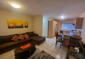 Secunda ground floor flat for sale, 2 bedroom flat, R750000 property, lock up garage, breakfast nook, sizable pantry, built-in cupboards, bath-shower, close to amenities.