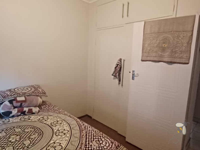 Secunda ground floor unit for sale, 2 bedroom unit, R699000 property, private courtyard, covered parking, secure complex, first-time buyer, investor, close to amenities.