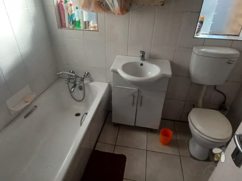 Secunda ground floor unit for sale, 2 bedroom unit, R699000 property, private courtyard, covered parking, secure complex, first-time buyer, investor, close to amenities.