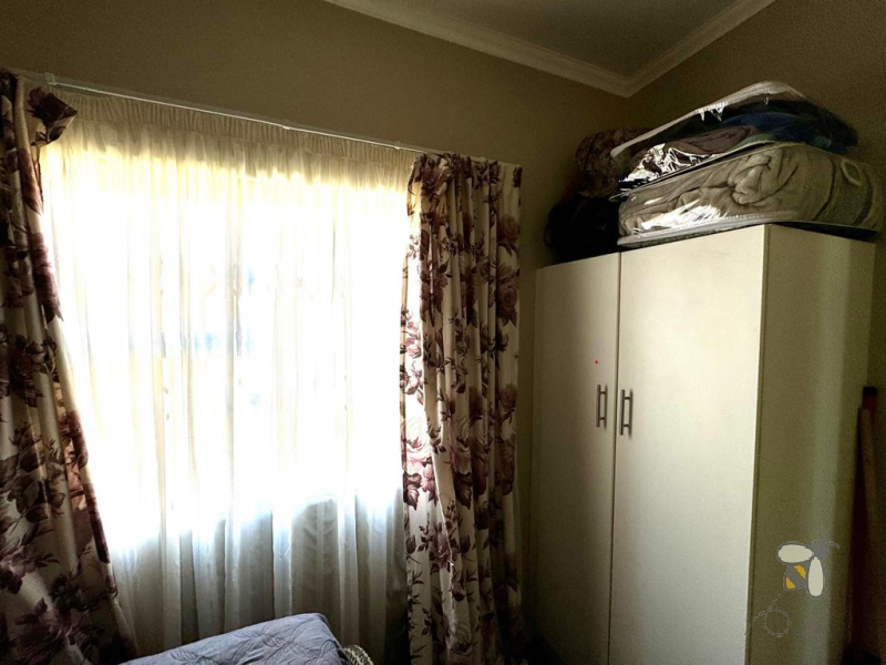 Trichardt simplex for sale, Terra Nova, 3 bedroom unit, R695000 property, fully tiled, gas stove, gas heater, low levies, carport, patio braai area, easy maintenance.