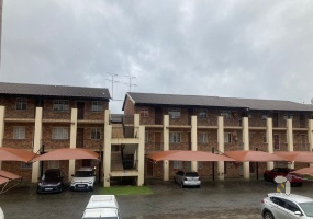 Pebble Falls, Boksburg apartment for sale, ground floor, 2-bedroom, secure living, R470 000, East Rand Mall, OR Tambo, investment, furnished