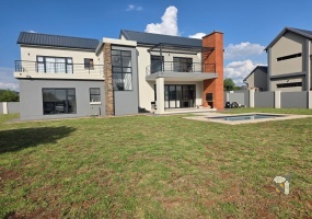 Wildlife Estate, luxury home for sale, 4-bedroom, double-storey, pool, built-in braai, scullery, pyjama lounge, secure estate