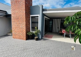 Kloofpark, Stilbaai Wes home for sale, 3-bedroom, lock-up-and-go, solar, inverter, coastal home, double garage, Goukou River