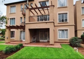 Stone Arch Estate, Castleview flat for sale, 2-bedroom, secure estate, N17, N3, communal pool, lock-up-and-go, investment
