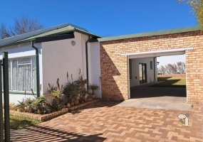 Benoni Central, Benoni, For Sale, 4 Bedroom House, Renovated, Large Home, Corner Stand
