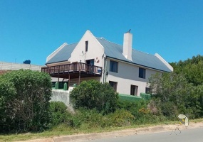 Stilbaai Wes house for sale, large family home, river views, open concept, holiday home, investment