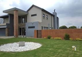 La Camargue Private Country Estate house, Hartbeespoort, luxury home, four bedroom, entertainment area, pool