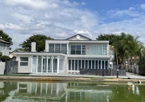 The Islands Estates house for sale, Hartbeespoort, canal view, five bedroom, luxurious, double storey, flatlet