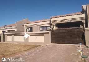 Phumula, house for sale, 3 bedroom, family home, secure living, furnished, pet friendly, R 1 081 000.