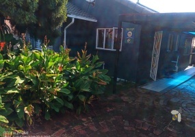 Meredale Ext 04 property, family home Johannesburg, two bedroom house for sale, secure home Meredale, residential real estate Johannesburg South