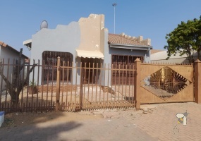 Mabopane rental, 3 bedroom house Mabopane, pet friendly rental Mabopane, suburban home Gauteng, house with garden Mabopane.