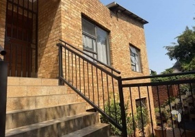 Schoemansville property, Hartbeespoort house for sale, secure family home, Schoemansville real estate, three bedroom Hartbeespoort
