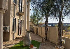 Savanna Estates rental, Pretoria East cottage, furnished rental Pretoria, Silverlakes property, 1 bedroom cottage Pretoria East.