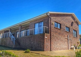 11 P. Cordata Street, Dana Bay, Western Cape, 5 Bedrooms Bedrooms, 0 ,3 BathroomsBathrooms,House,For Sale,P. Cordata Street,0,13197