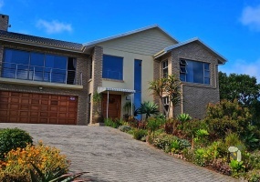 4 Margaret, Hersham, Western Cape, 4 Bedrooms Bedrooms, 0 ,4 BathroomsBathrooms,House,For Sale,Margaret,0,13200