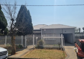 Brakpan house to rent, 3 bedroom house Brakpan, Brakpan rental property, Queens Avenue Brakpan, family home to rent Brakpan, pet friendly rental Brakpan, house with garden Brakpan, prepaid water electricity Brakpan, Amiras Enterprises