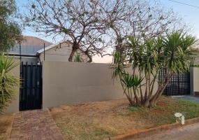 Villas on Strange Brakpan, 2 bedroom home to let Brakpan, Brakpan rental R7900, pet friendly rental Brakpan, Strange Avenue Brakpan, 80m2 rental Brakpan, secure home to rent Brakpan, private garden rental, prepaid water electricity, gas geyser Brakpan