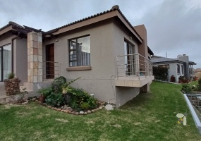 25 Wassenaar Street, Hartenbos, Western Cape 6520, 4 Bedrooms Bedrooms, 0 ,2 BathroomsBathrooms,Townhouse,For Sale,Gull Heights,Wassenaar Street,0,10124