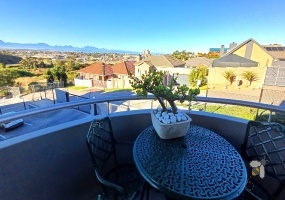 4 Lefebre st, Island View, Western Cape 6520, 2 Bedrooms Bedrooms, ,2 BathroomsBathrooms,Apartment,For Sale,Aloe Ridge ,Lefebre,201,10140