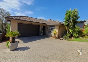 10 Blue Crane, Hartenbos, Western Cape 6520, 3 Bedrooms Bedrooms, ,4 BathroomsBathrooms,House,For Sale,Blue Crane,10144