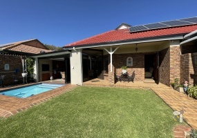 14B Cameron St, Petersfield, Gauteng 1559, 3 Bedrooms Bedrooms, ,2 BathroomsBathrooms,House,For Sale,Cameron ,10179