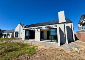 Renosterbos Estate house for sale, Mossel Bay luxury home, 4 bedroom eco estate house, security estate Mossel Bay, Garden Route luxury property, Renosterbos eco-lifestyle home, designer home Mossel Bay