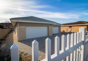 Menkenkop property for sale, Mossel Bay real estate, 4-bedroom home Menkenkop, house with braai room Mossel Bay, modern kitchen gas stove, double garage property, family home South Africa, property for sale Western Cape, secure homes in Mossel Bay