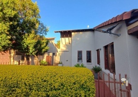 Thabazimbi homes for sale, Oudekraal Estate property, 3-bedroom house Thabazimbi, solar powered home Thabazimbi, houses with loft Thabazimbi, secure estate living, homes with gas geysers, Thabazimbi estate listings, house with double garage and carport