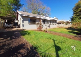 Thabazimbi property for sale, 3-bedroom home Thabazimbi, house with apartment Thabazimbi, solar power home Limpopo, borehole property Thabazimbi, family home with flatlet Thabazimbi, energy independent house South Africa, houses for sale Thabazimbi