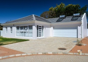 3-bedroom home Vredendal, modern house for sale Vredendal, property with double garage Vredendal, water-saving home Vredendal, open-plan living Vredendal, home with irrigation system Vredendal, sustainable property Western Cape, Vredendal real estate