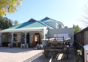 Oudtshoorn property for sale, house with shop Oudtshoorn, Baron van Reede Street property, business rights Oudtshoorn, Oudtshoorn Central real estate, property with liquor license Oudtshoorn, commercial property Oudtshoorn, mixed-use property Oudtshoorn