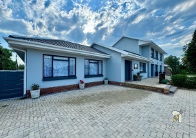 Fraaiuitsig house for sale, 5-bedroom home Klein Brak Rivier, coastal property Garden Route, family home Fraaiuitsig, house with flatlet Fraaiuitsig, property near beaches Mossel Bay, secure home Klein Brak Rivier