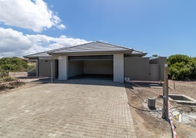 Dana Bay house for sale, ocean view home Dana Bay, 3 bedrooms Dana Bay, coastal house Mossel Bay, Dana Bay property R5,950,000, house with views Dana Bay, Mossel Bay coastal real estate