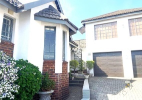 bachelor flat Ridgeway, rental Johannesburg South, secure estate living, bachelor apartment for rent