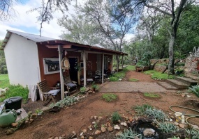 Vaaloewer cottage for sale, 2 bedroom bungalow Vanderbijlpark, river estate property Vaaloewer, home with borehole Vanderbijlpark, modern cottage near Vaal River