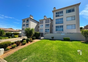 Hartenbos Central apartment, 3-bedroom flat Hartenbos, property for sale Hartenbos, coastal living Hartenbos, secure complex Hartenbos, Hartenbos real estate, investment property Hartenbos