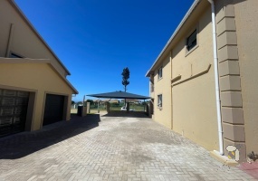 Mossel Bay Central townhouse, 3 bedroom townhouse for sale, coastal property Mossel Bay, open-plan townhouse, R2.95m townhouse, security complex Mossel Bay