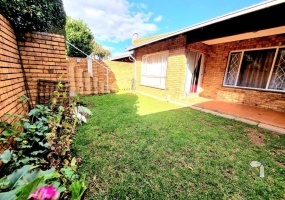 Ridgeway home for sale, lock-up-and-go Ridgeway, 2-bedroom house Ridgeway, secure complex Johannesburg, garden home Ridgeway