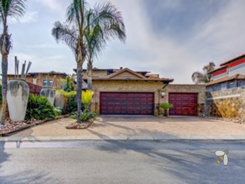 Sonneveld Brakpan, house for sale Sonneveld, solar home Brakpan, eco-friendly property East Rand, security estate Brakpan, home with flatlet, pool and jacuzzi house, JoJo tanks, Sunsynk inverter, solar geysers, low-maintenance face brick, family home Sonneveld