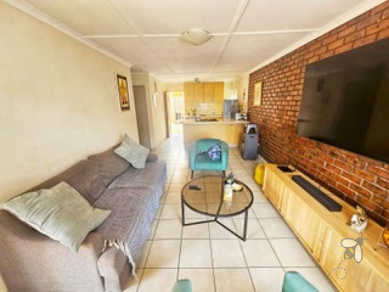 Brakpan Central townhouse for sale, Brakpan simplex, facebrick townhouse Brakpan, 2 bedroom townhouse Brakpan, low maintenance home Brakpan, Brakpan property for sale, Chas Everitt Brakpan