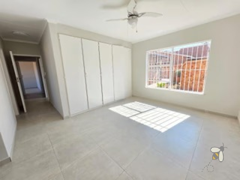 Kenleaf property for sale, Brakpan homes for sale, full title house Kenleaf, no levies Brakpan, renovated facebrick home Brakpan, 3 bedroom house Brakpan, secure complex Brakpan, Chas Everitt Brakpan property