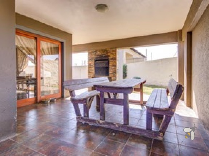 Sonneveld Brakpan property, Sonneveld homes for sale, 3 bedroom house Sonneveld, full title house Brakpan, family home Sonneveld estate, double-storey home Brakpan, Chas Everitt Brakpan