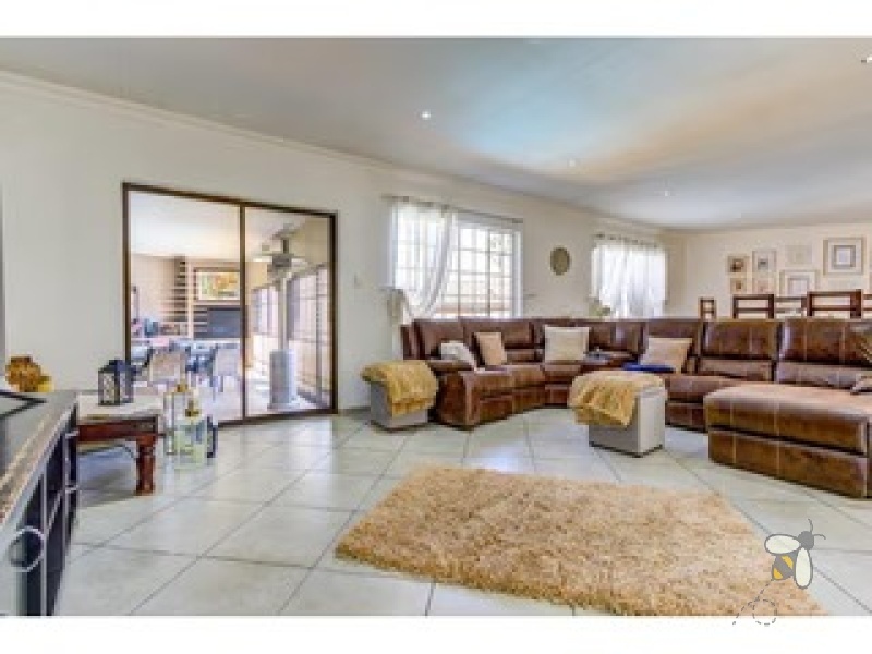 Dalpark Brakpan property, Dalpark Ext 5 homes for sale, 3 bedroom house Dalpark, exclusive mandate Dalpark, family home with pool Brakpan, house with garages Dalpark, Chas Everitt Brakpan