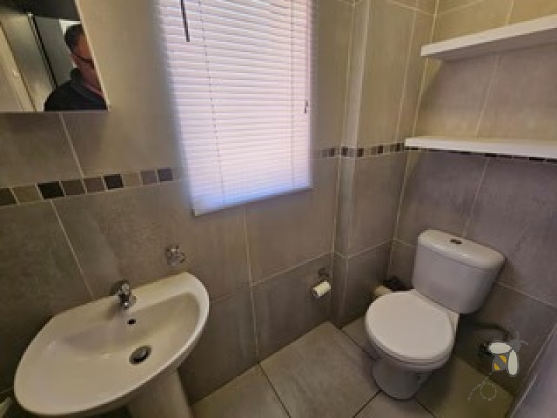 Kenleaf Brakpan property, 1 bedroom apartment Brakpan, modern lock-up-and-go Brakpan, stylish apartment Kenleaf, secure living Brakpan, first-time buyer property Brakpan, Chas Everitt Brakpan