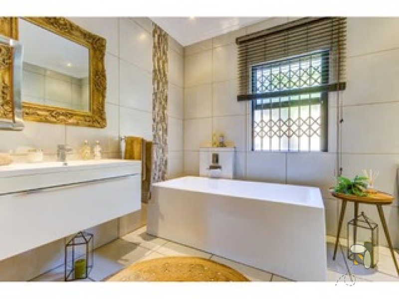 Sunair Park Brakpan property, 3 bedroom estate home Brakpan, modern home Sunair Park, solar home Brakpan, secure estate living Brakpan, Chas Everitt Brakpan listings