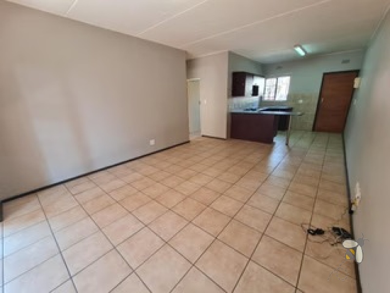 Sonneveld Brakpan ground floor unit, 2 bedroom apartment Sonneveld, Brakpan investment property, sectional title Sonneveld, property for sale Brakpan, Chas Everitt Brakpan