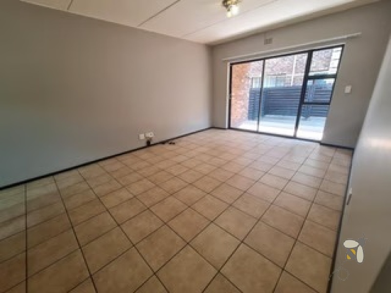 Sonneveld Brakpan ground floor unit, 2 bedroom apartment Sonneveld, Brakpan investment property, sectional title Sonneveld, property for sale Brakpan, Chas Everitt Brakpan