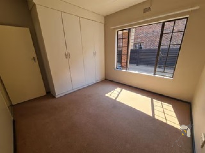 Sonneveld Brakpan ground floor unit, 2 bedroom apartment Sonneveld, Brakpan investment property, sectional title Sonneveld, property for sale Brakpan, Chas Everitt Brakpan